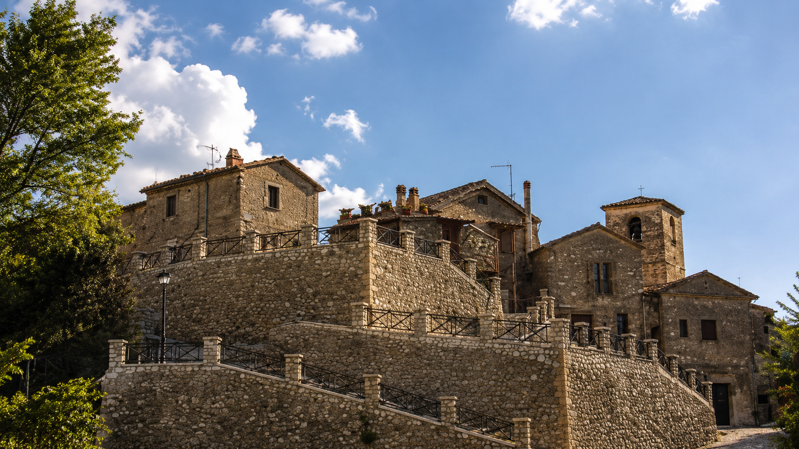Borgo medievale e Porta Castellana di Morro Reatino