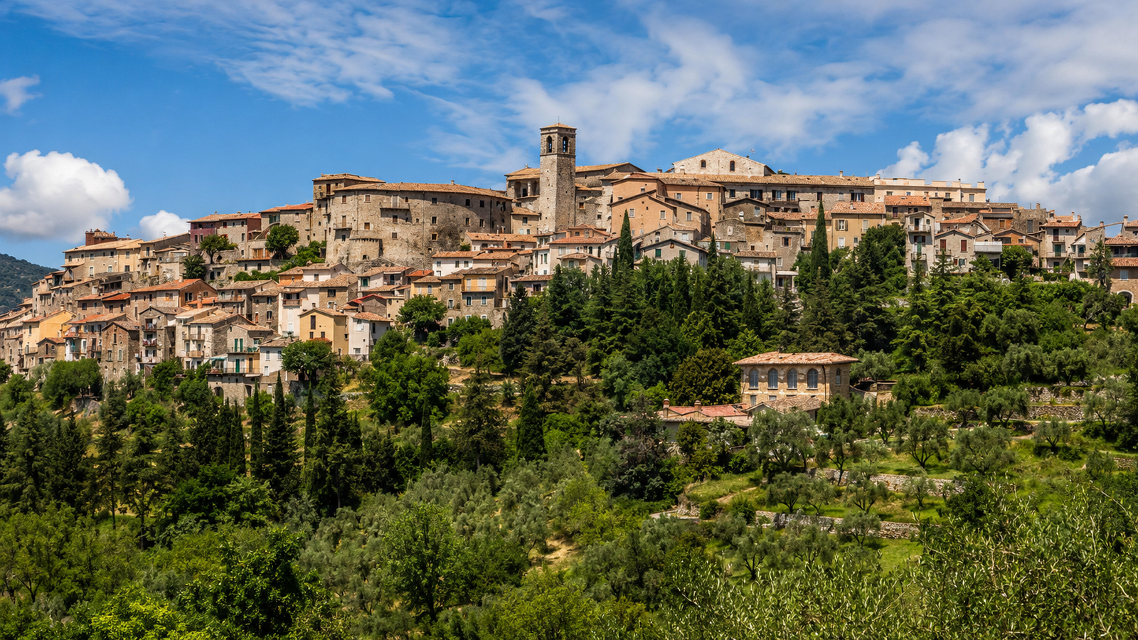 Scandriglia, panorama del borgo