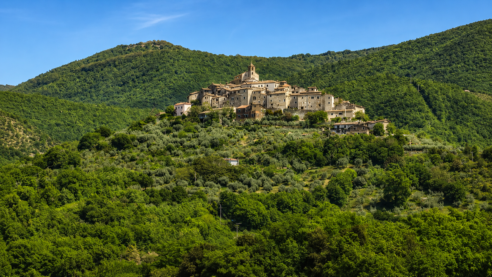 Cottanello, borgo in pietra tra i Monti Sabini