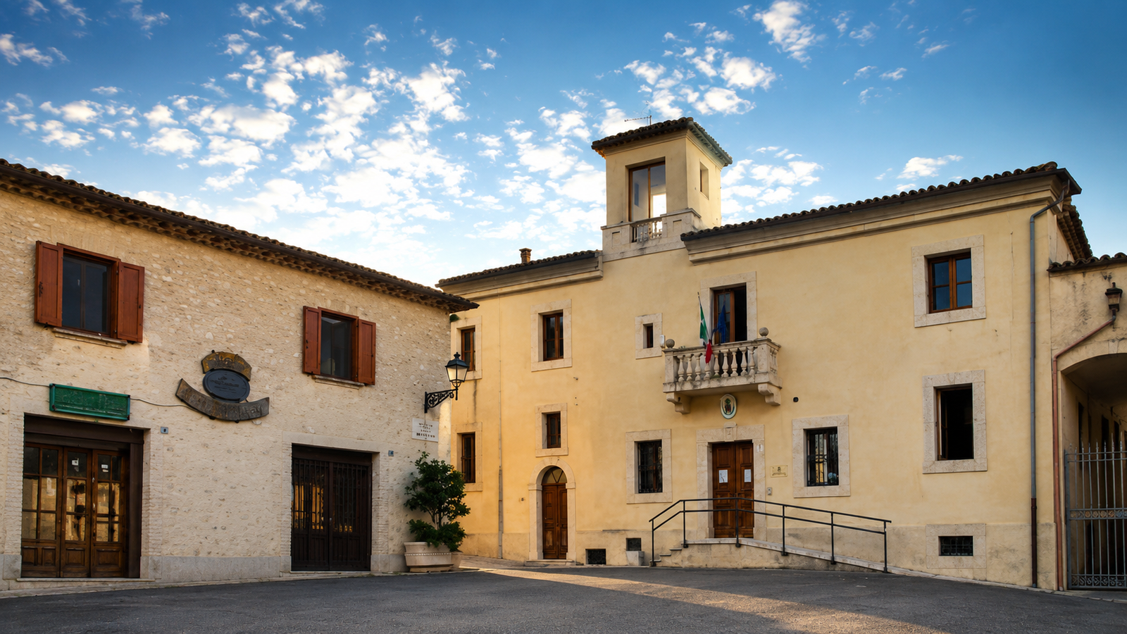 Montenero Sabino disteso lungo il crinale