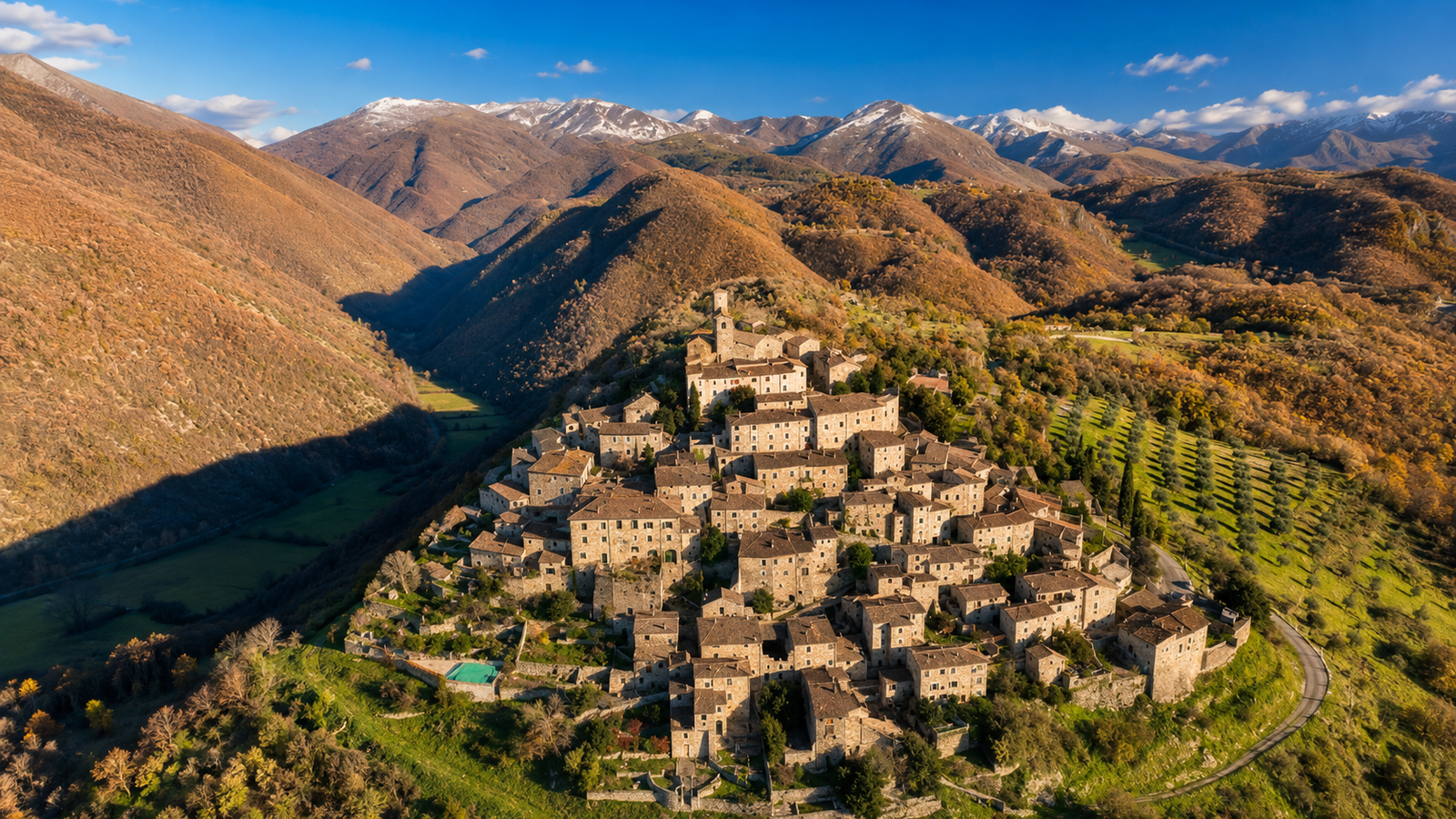 Labro, borgo medievale di pietra tra il Lago di Piediluco e le montagne