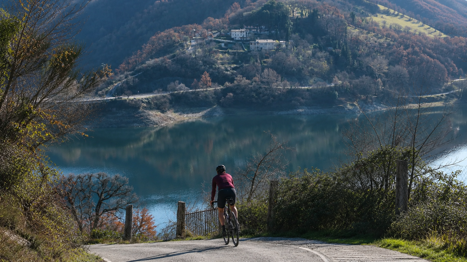 MTB route around Lake Turano in Sabina